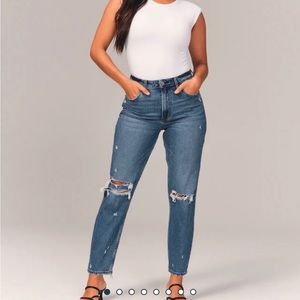 HIGH RISE curve love A&F ripped jeans